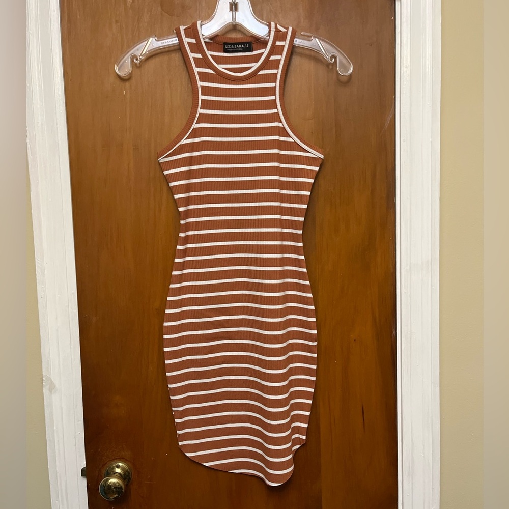 Liz and Sara Brown Striped Dress. S.      R1